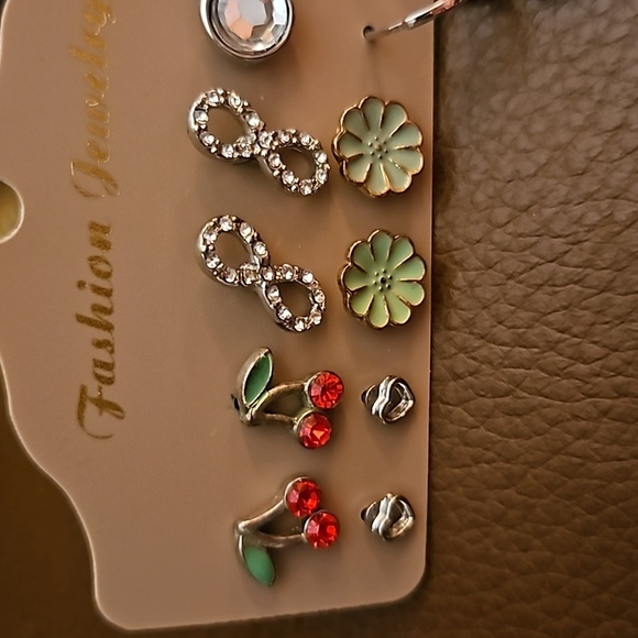 Vintage Assorted Post and Dangle Earrings Flower Cherry Angel Wing Hearts - Picture 2 of 3